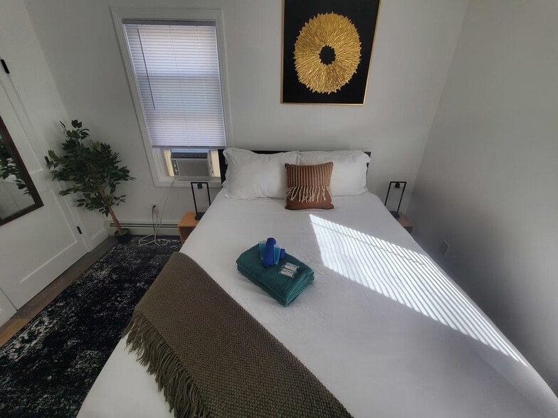 Building Photo - 23 Handy St