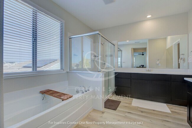 Building Photo - Stunning 4-bedroom, 3-bathroom Home in the heart of Lincoln!