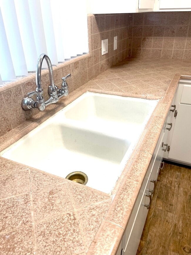 Building Photo - 4120 N Pershing Ave