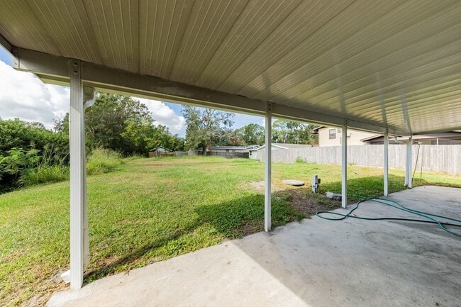 Building Photo - 907 Lake Jessie Dr