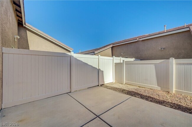Building Photo - 8556 Lakota St