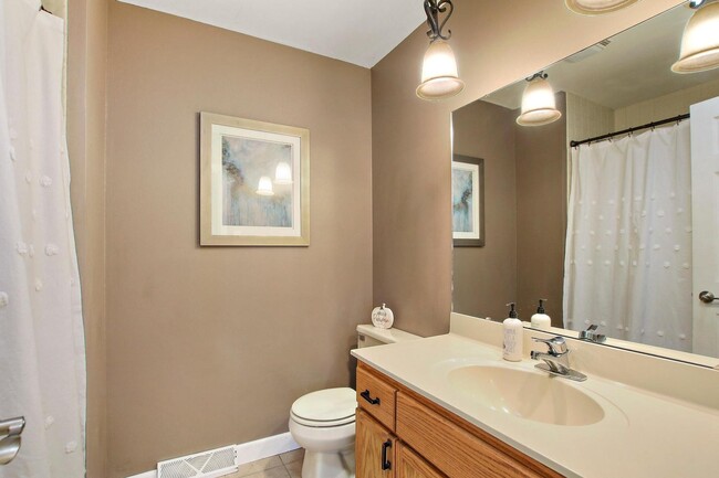 Full Bath - Main Level - 216 Ridgeview Dr