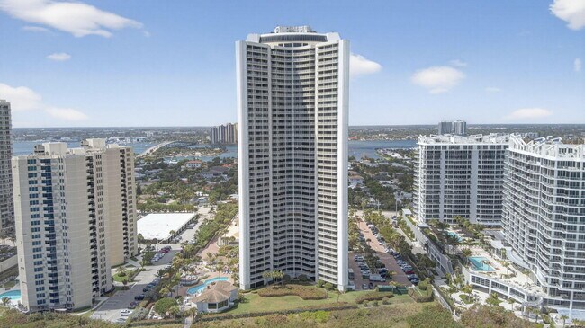 Building Photo - 3000 N Ocean Dr