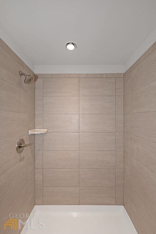 Building Photo - 5221 Pinnacle Walk Dr