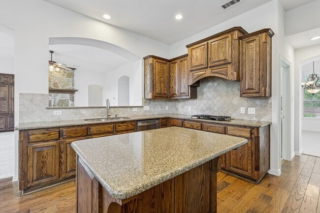 Building Photo - 11295 Apple Valley Dr