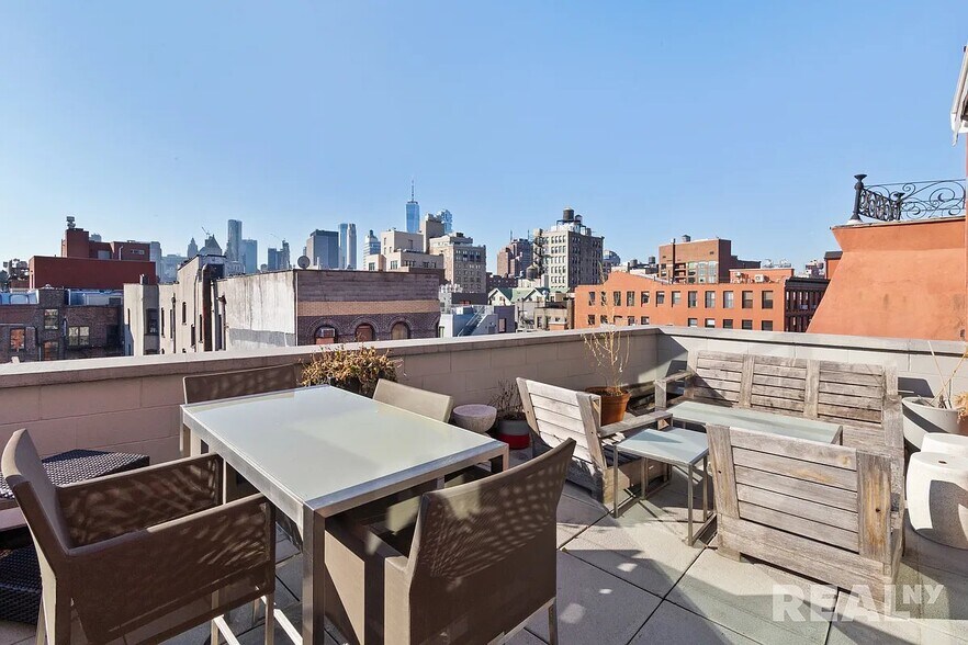 Building Photo - 97 Grand St