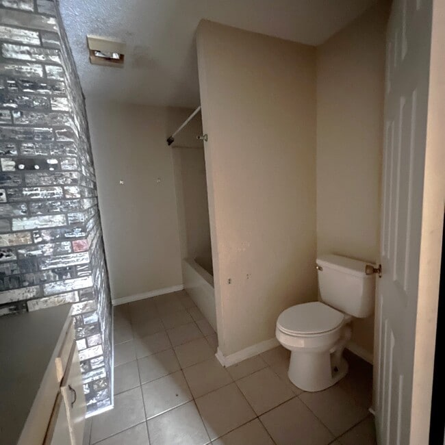 Building Photo - 161 Pinehill Mnr