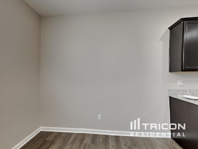 Building Photo - 144 Yadkin St