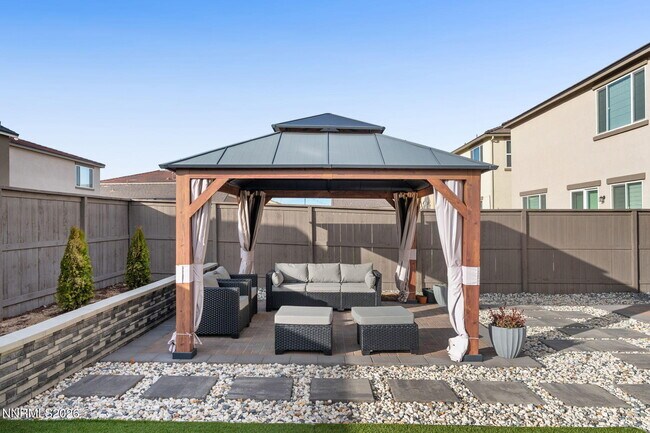 Building Photo - 6747 Ronaldinho Dr