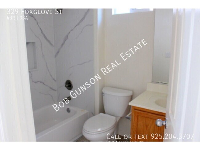 Building Photo - 329 Foxglove St