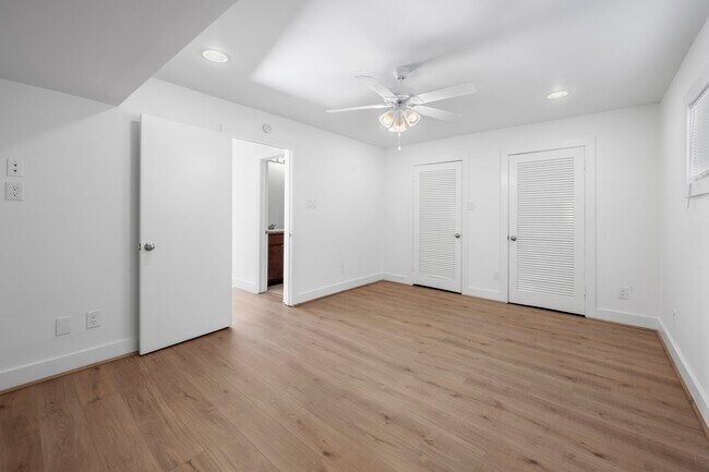 Building Photo - 234 Westheimer Rd