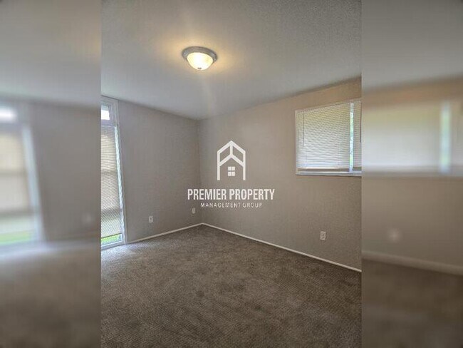 Building Photo - 920 St Anthony Ln