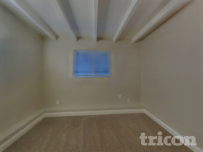 Building Photo - 500 Shaddick Dr