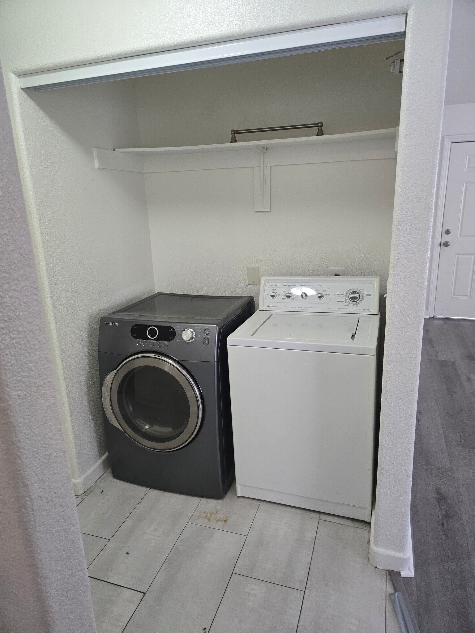 Building Photo - 1280 Blankenship Ave