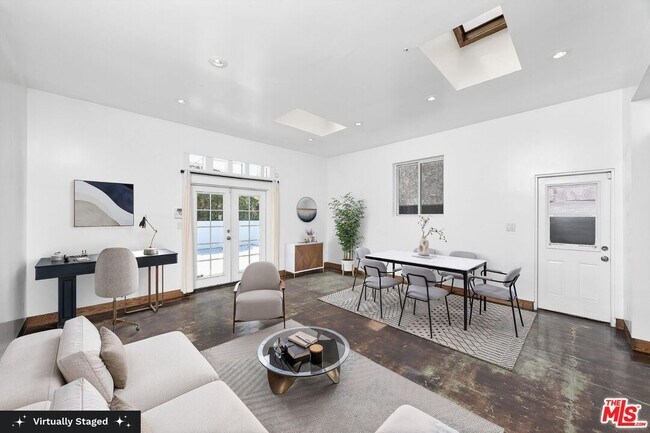 Building Photo - 1141 Cabrillo Ave