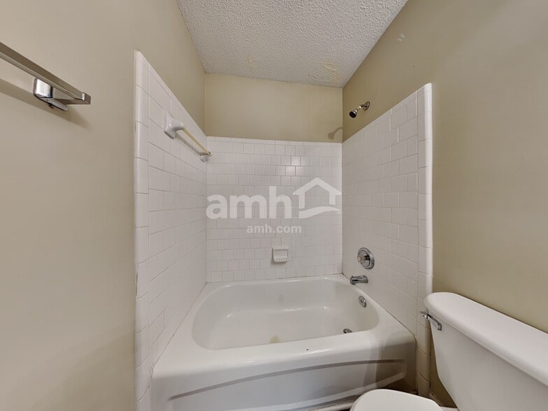 Building Photo - 4145 Ridgefair Dr