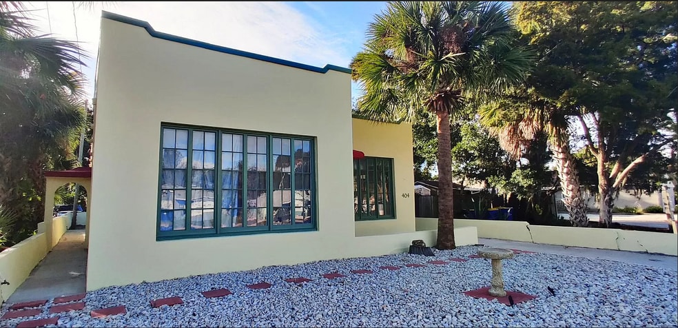 Building Photo - 404 N Ridgewood Ave