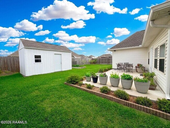 Building Photo - 202 Sparkling Meadows Ln