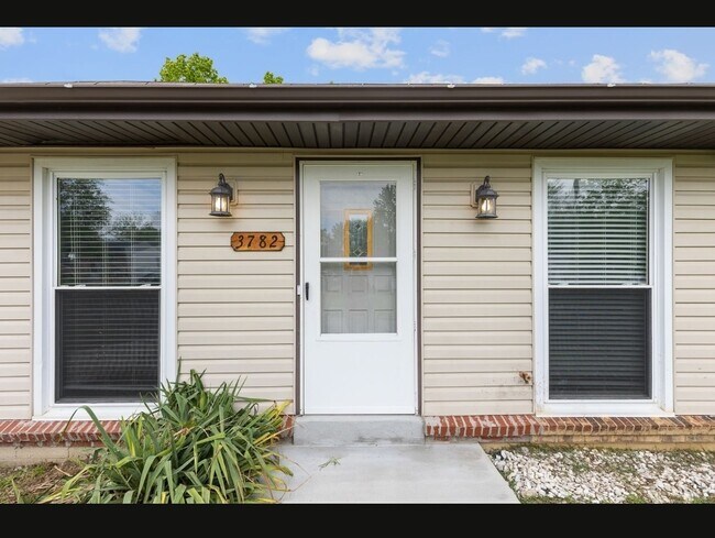 Building Photo - 3782 Feather Ln