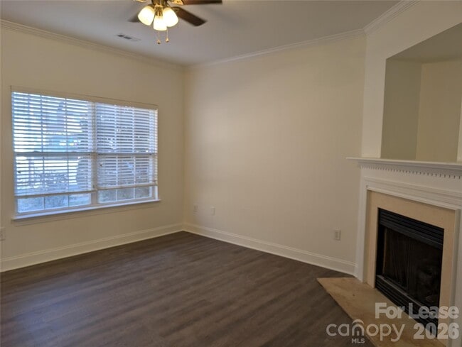 Building Photo - 2104 Sardony Ln