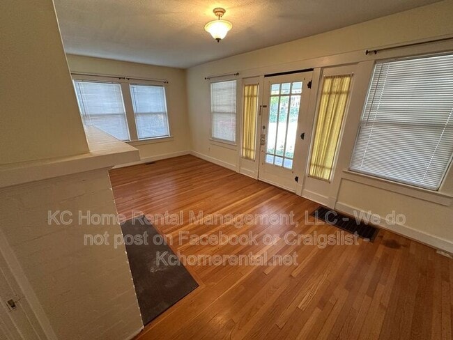 Building Photo - 5119 Grand Ave