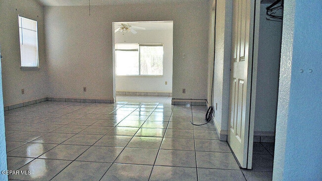 Building Photo - 7133 Imperial Ridge Dr