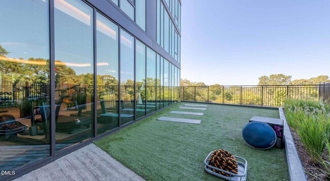 Building Photo - 1020 Hammell Dr