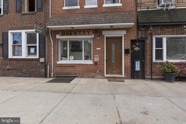 Building Photo - 530 E Girard Ave