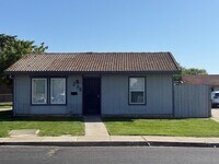 Building Photo - 290 Northwoods Ave