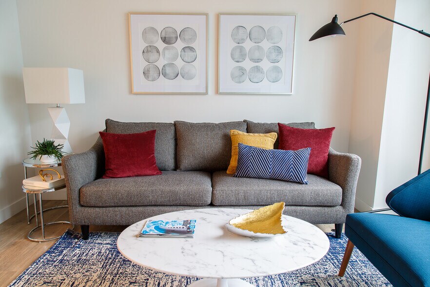 Building Photo - 480 Foley St