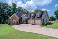 Building Photo - Spacious 3BR Home with Bonus Suite, Fenced Yard & 2-Car Garage