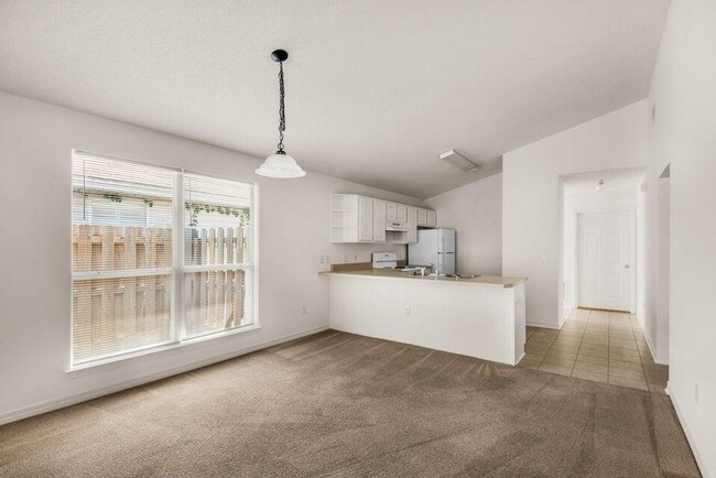Building Photo - 26 2nd St