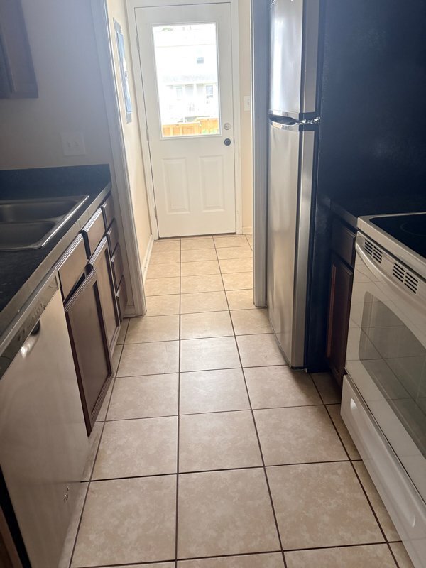 Building Photo - 801 Burcale Rd