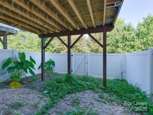 Building Photo - 10249 Garrett Grigg Rd
