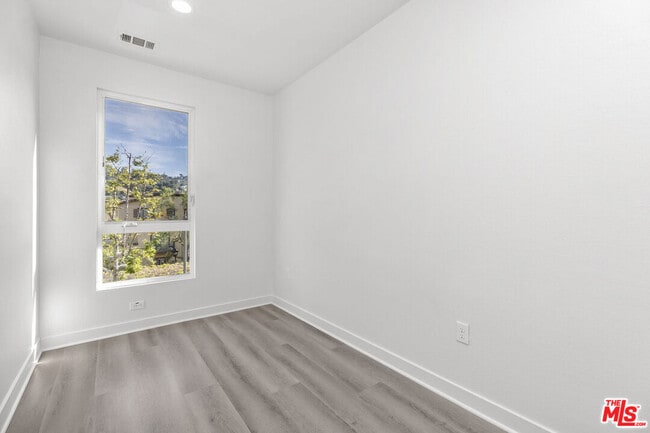 Building Photo - 2581 Arvia St