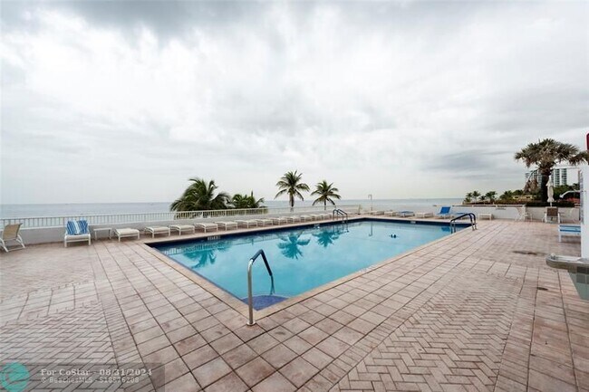 Building Photo - 1370 S Ocean Blvd