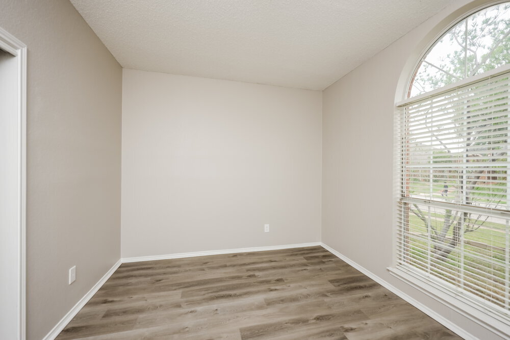 Building Photo - 1330 Bogard Ln