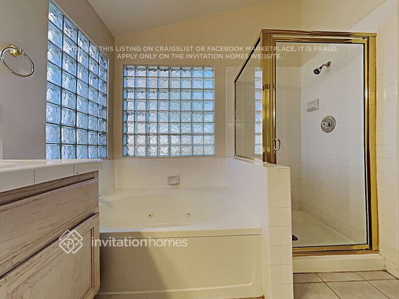 Building Photo - 7720 Fall Cliff Rd