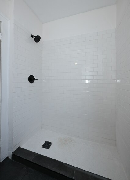 Building Photo - 1384 W 83rd St
