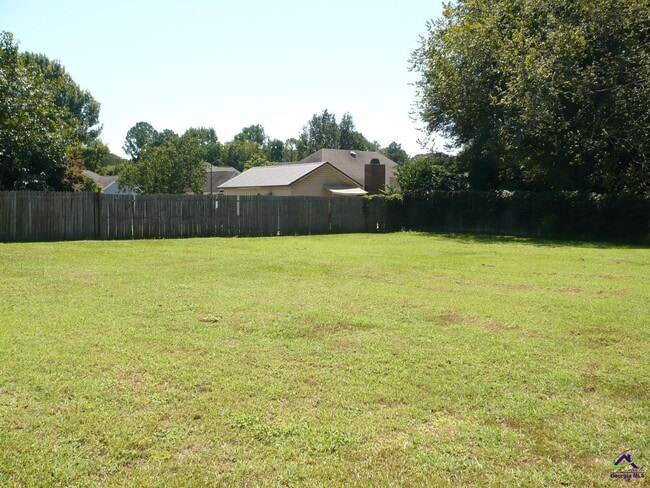 Building Photo - 213 Loxley Dr