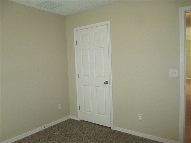 Building Photo - 3156 Peppertree Dr
