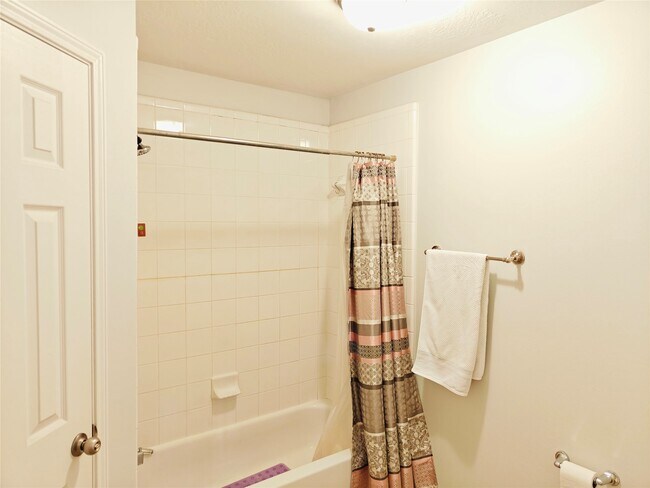 Building Photo - 26418 Creston Woods Dr