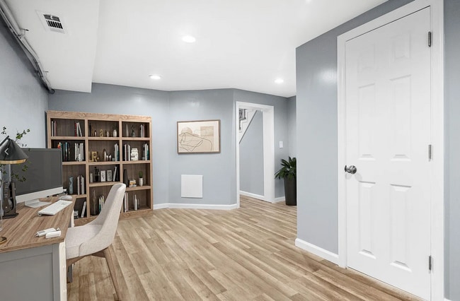 Building Photo - Modern Luxury in the Heart of Grays Ferry