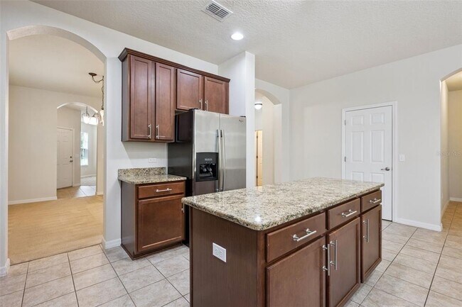 Building Photo - 1310 Oakcrest Ct