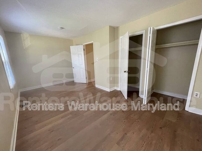 Building Photo - 931 Topview Dr