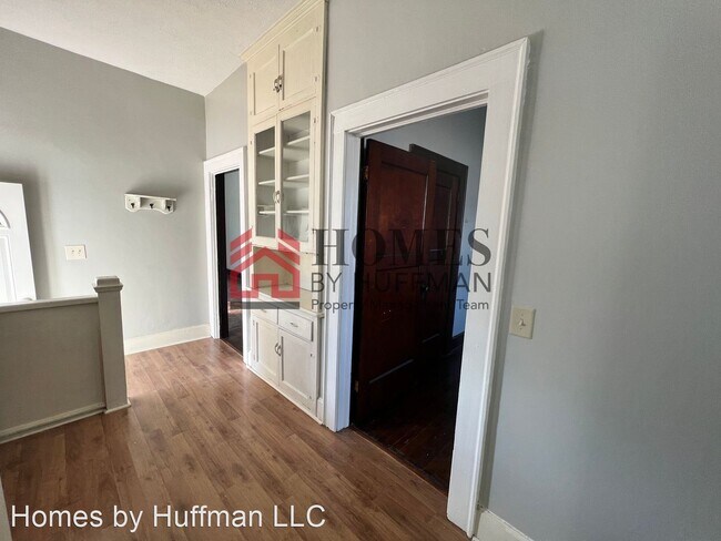 Building Photo - 1 br, 1 bath House - 400 E Columbia St Unit B