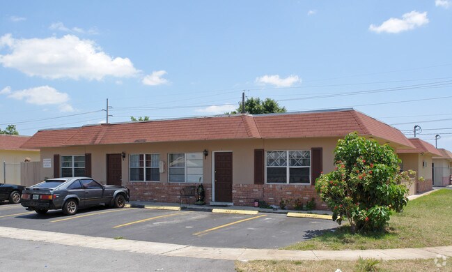 Primary Photo - 4000 NW 31st Ter