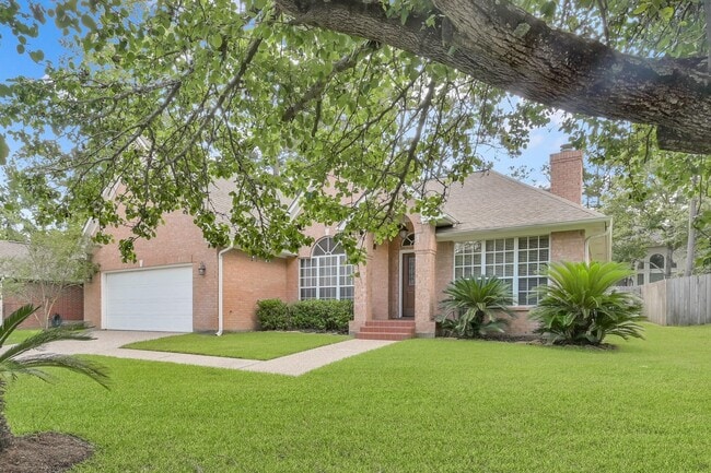 Building Photo - 3030 Hemingway Dr