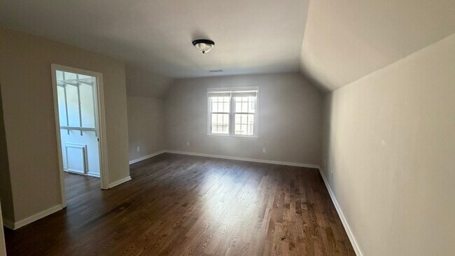 Building Photo - 10575 Aviary Dr