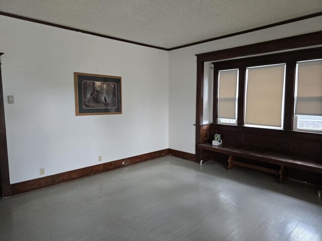 Building Photo - 555 CY Ave